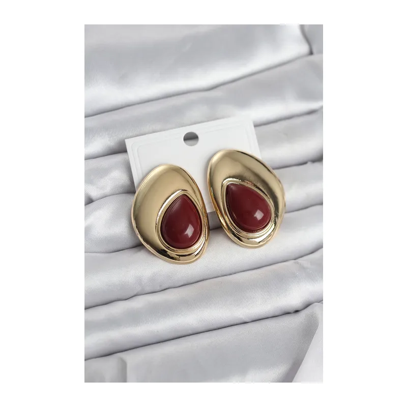 Pirinç Gold Renk Bordo Taşlı Damla Model Vintage Kadın Küpe