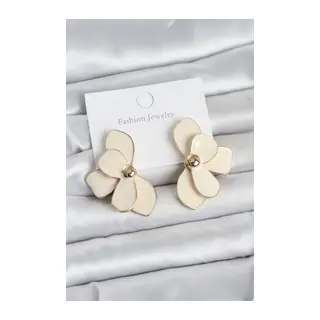 Krem Mineli Lotus Model Pirinç Kadın Küpe