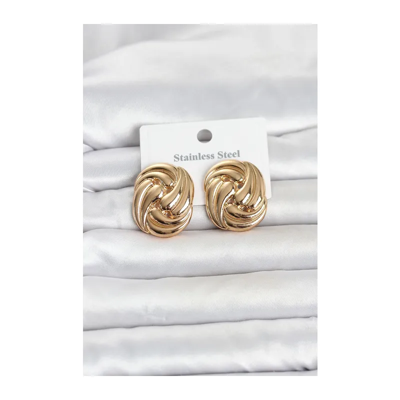 316L Çelik Gold Renk Motif Desen Model Kadın Küpe