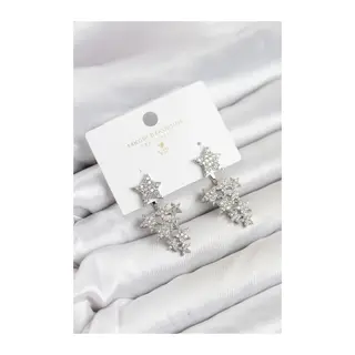 Yıldız Model Gümüş Renk Zirkon Taşlı Küpe