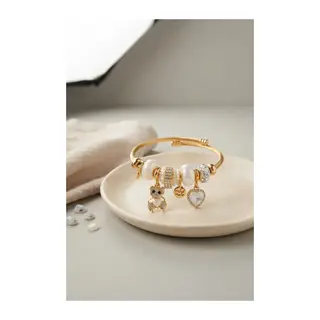 Tedy Bear Model Gold Renk Beyaz Charmlı Bileklik