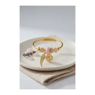 Pembe Göz Model Gold Renk Charmlı Bileklik