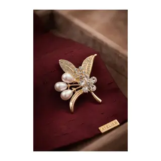 Gold Renk İncili Zirkon Taşlı Yaprak Model Broş