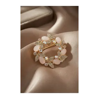 Gold Pembe Detaylı Zirkon Taşlı Broş