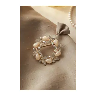 Gold Krem Detaylı Zirkon Taşlı Broş