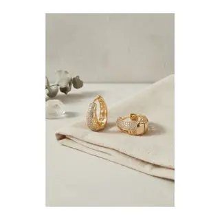 Gold Renk Zirkon Taşlı ve Motif Detaylı Damla Halka Model Kadın Küpe