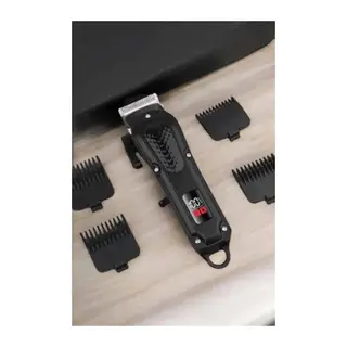 Suya Dayanıklı Tıraş Makinesi Keskin Bıçaklı Dijital Göstergeli Şarjlı