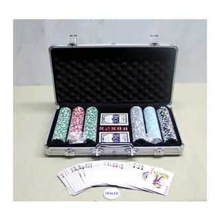 Metal Çantalı 300 Chip Ve 2 Adet İskambil Kağitına Sahip Poker Oyunu Alk3549
