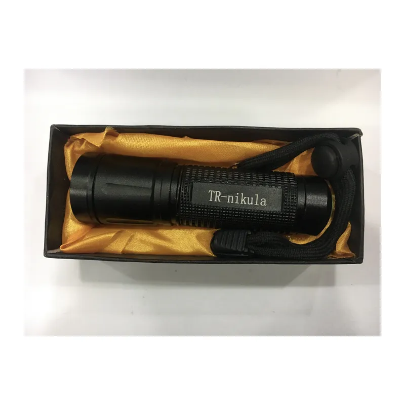 Trnikula Beyaz Led Işıklı Mini Fener D35