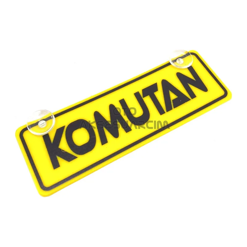 Komutan Yazılı Sarı Dekor Plaka Vantuzlu Cam Süsü 22x7.5cm