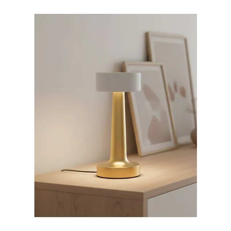 Modern Altın Gövdeli LED Masa Lambası 3 Işık Modlu