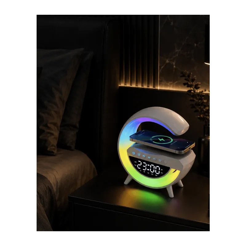 Kablosuz RGB Bluetooth Hoparlör USB FM ve AUX Destekli Taşınabilir Ses Sistemi