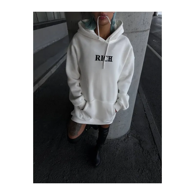 Uzun Kol Kapşonlu Göğüs Baskılı SweatShirt - Beyaz