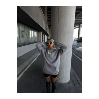Uzun Kol Kapşonlu Göğüs Baskılı SweatShirt - Gri