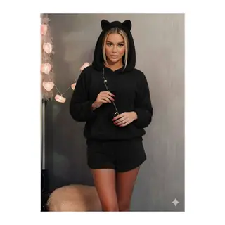 Kadın Uzun Kollu Kapşonlu Peluş Bluz Ve Kısa Short Ikili Takım