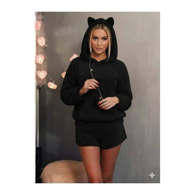 Kadın Uzun Kollu Kapşonlu Peluş Bluz Ve Kısa Short Ikili Takım